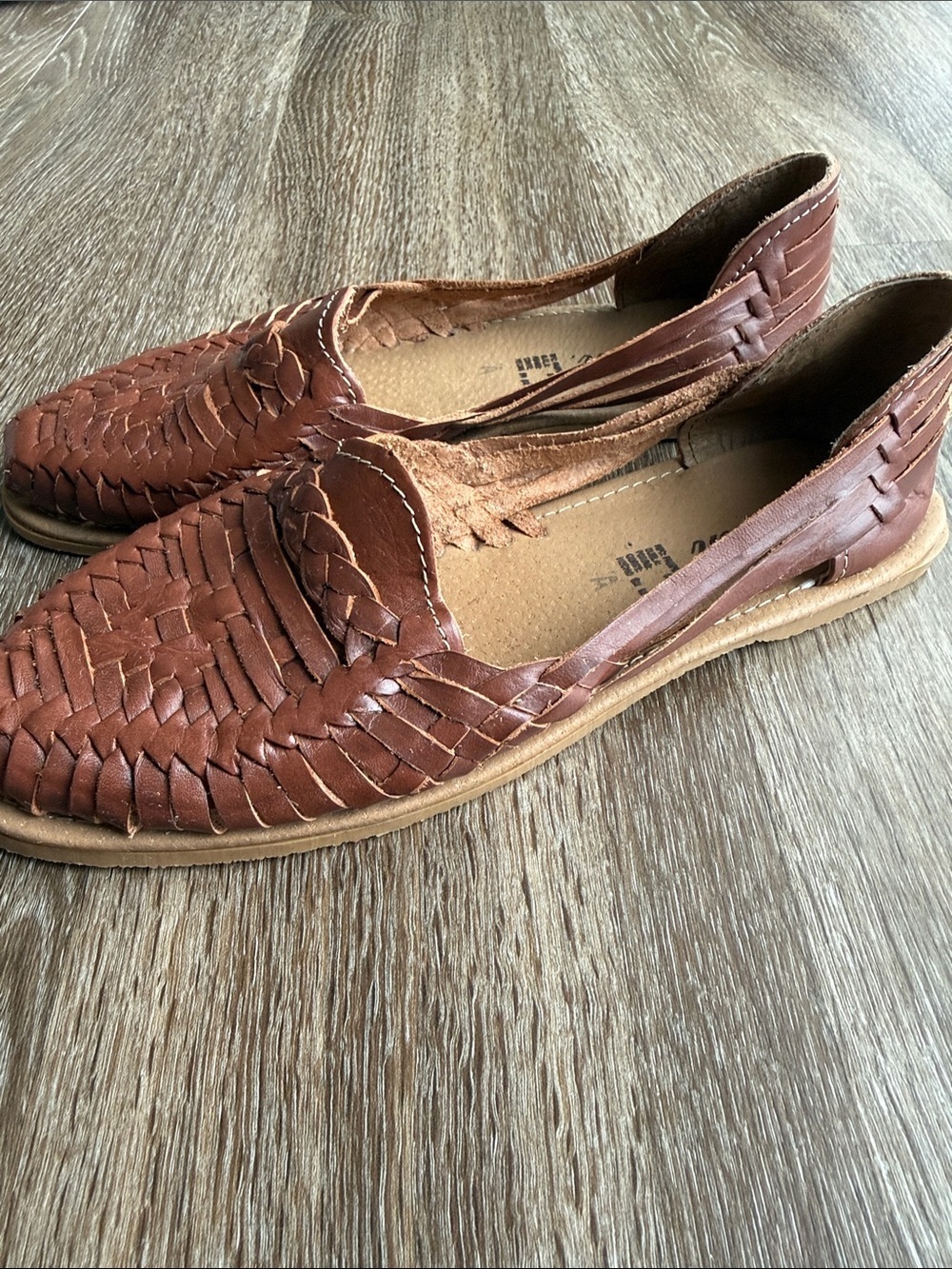 💥Brown Huarache Leather Slip-On Flats💥 - Picture 6 of 9